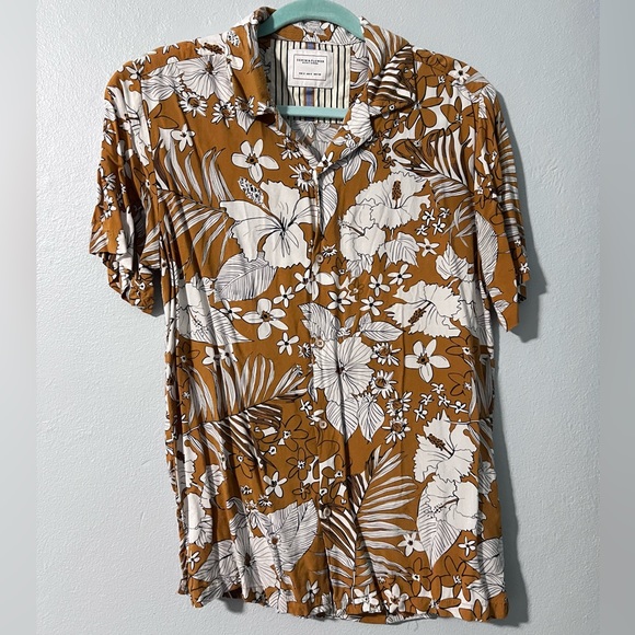 Short Sleeve Floral Button Shirt - Picture 1 of 4